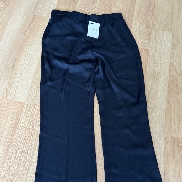 THEORY Slim Fit Crushed Satin Pull on Pants Nocturne Navy Size 8 NWT - Picture 4 of 8